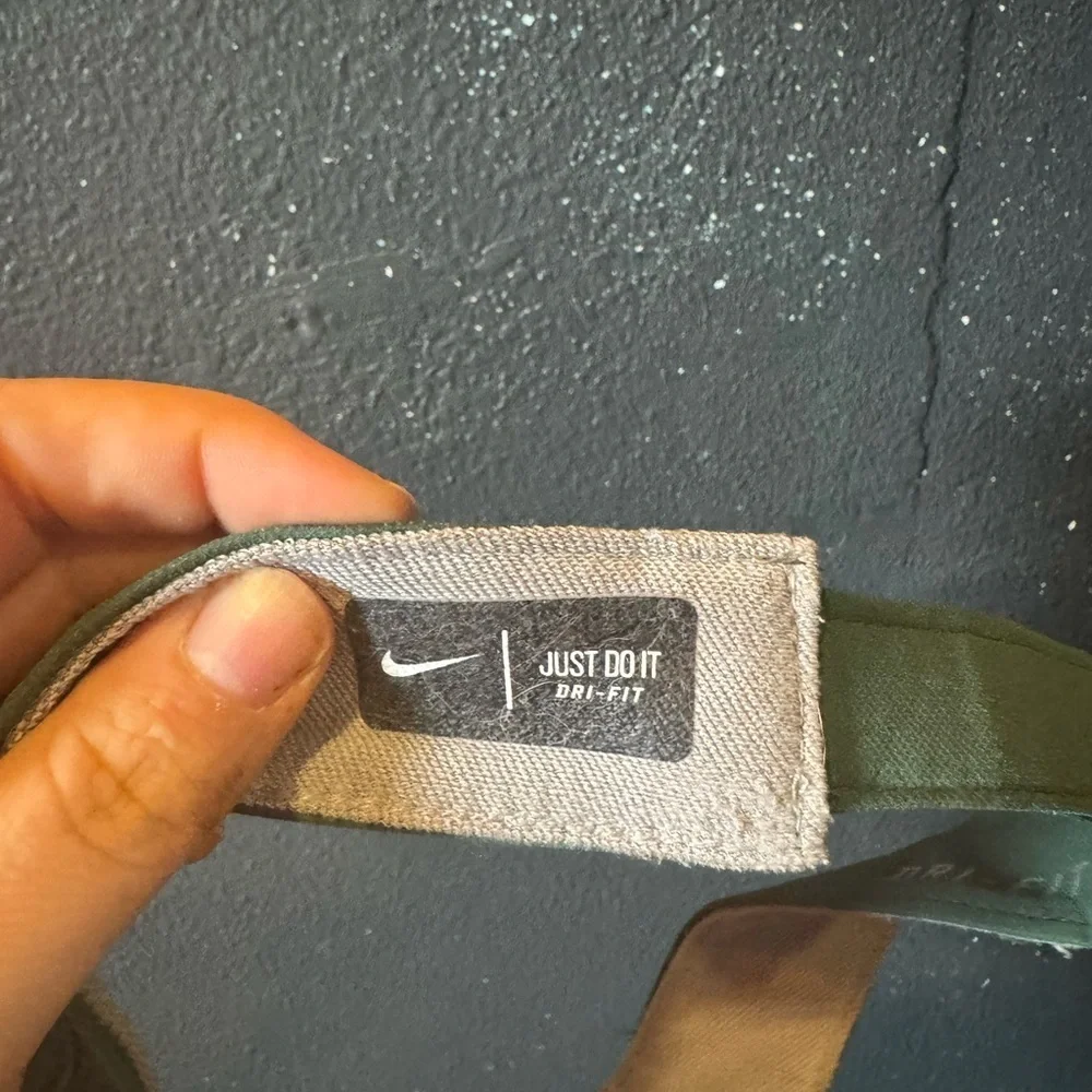 Nike Oregon Ducks Green Visor with Yellow Oregon Logo